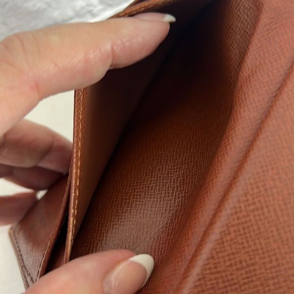 Authenticated Louis Vuitton Viennois vintage wallet - Picture 9 of 15